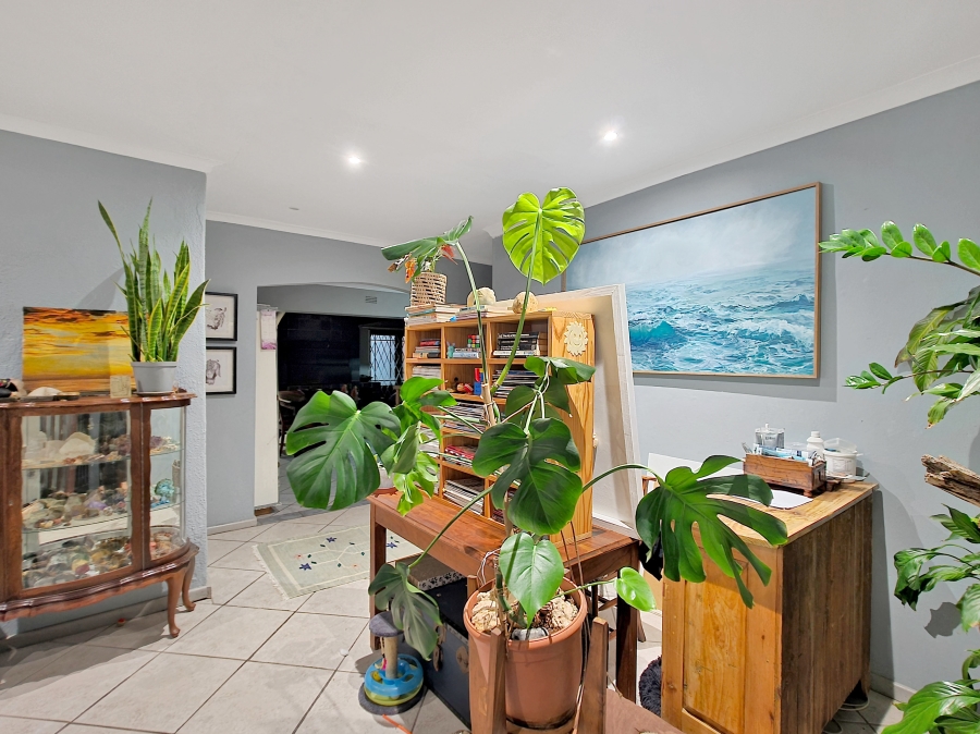 4 Bedroom Property for Sale in Sunridge Western Cape